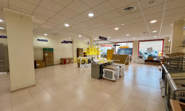 Location à long terme - Commercial - Torrevieja - Centro