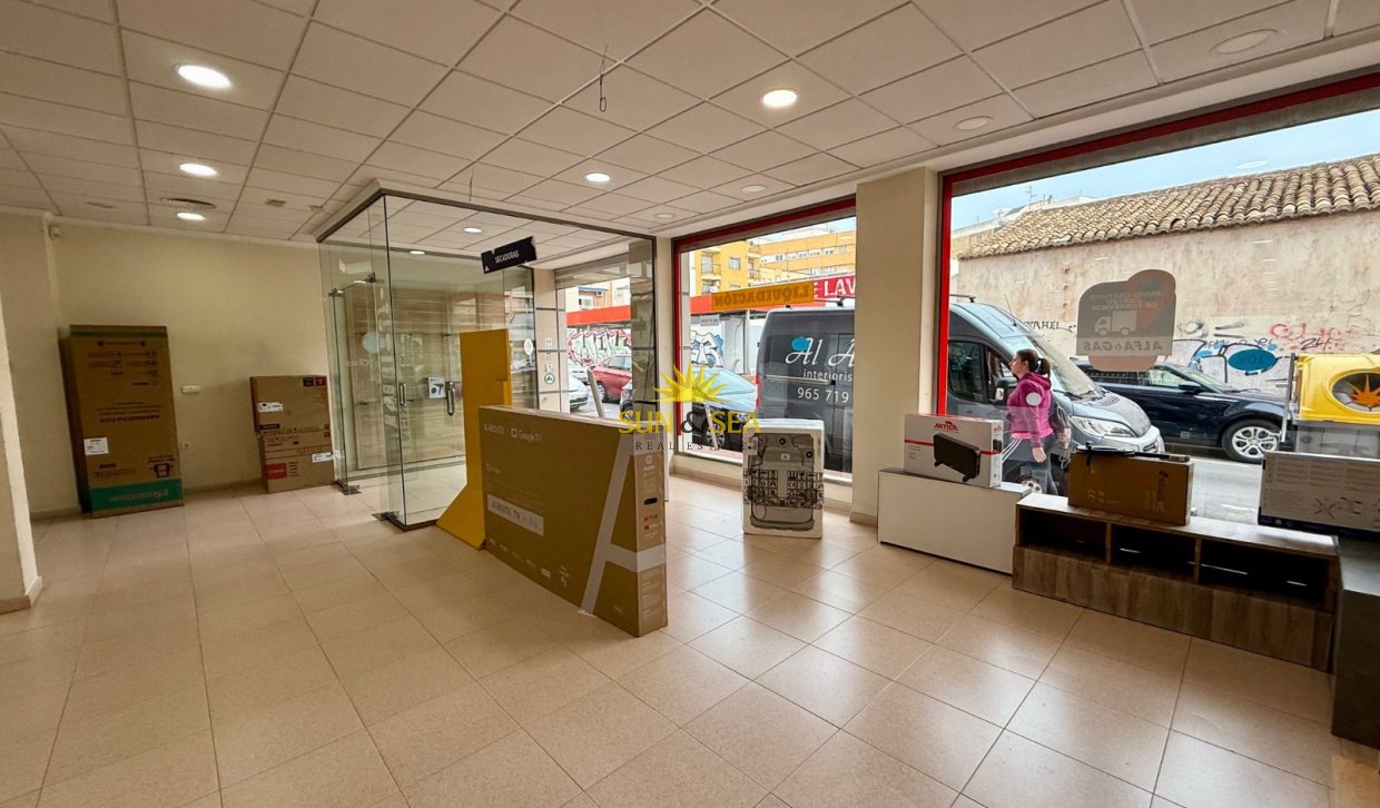 Location à long terme - Commercial - Torrevieja - Centro