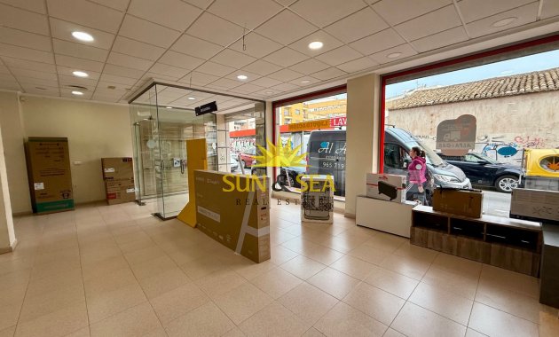 Location à long terme - Commercial - Torrevieja - Centro