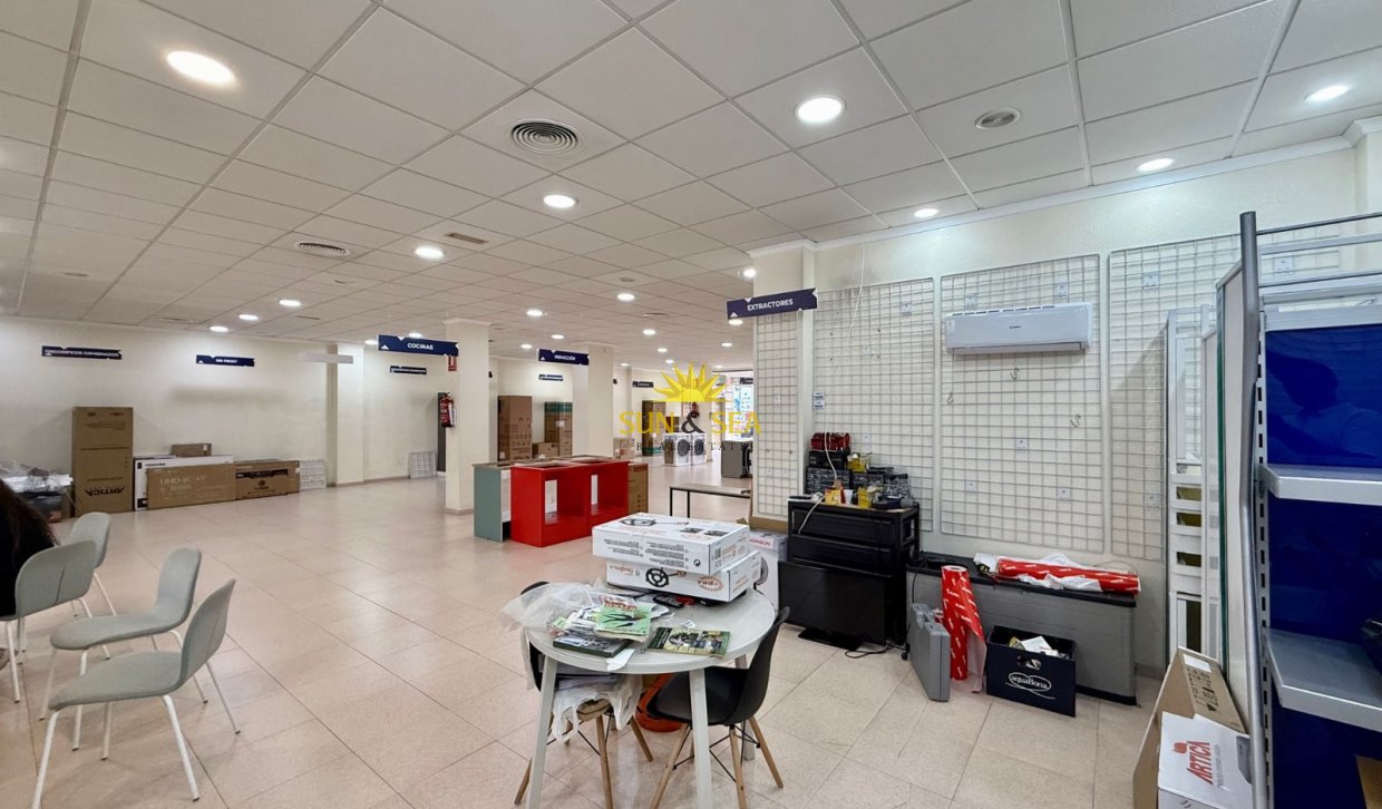 Location à long terme - Commercial - Torrevieja - Centro