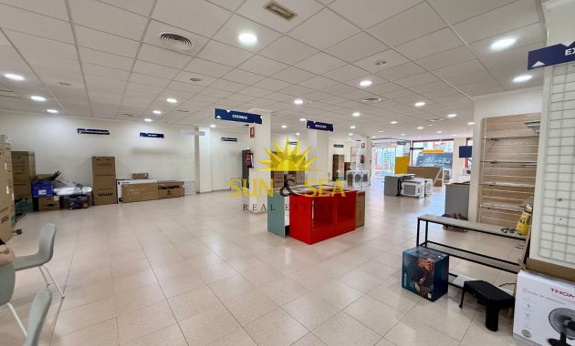 Location à long terme - Commercial - Torrevieja - Centro