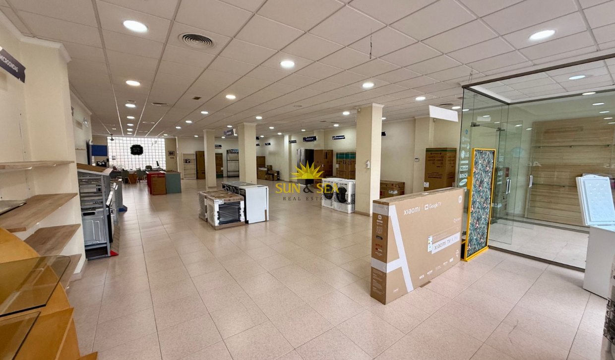 Location à long terme - Commercial - Torrevieja - Centro