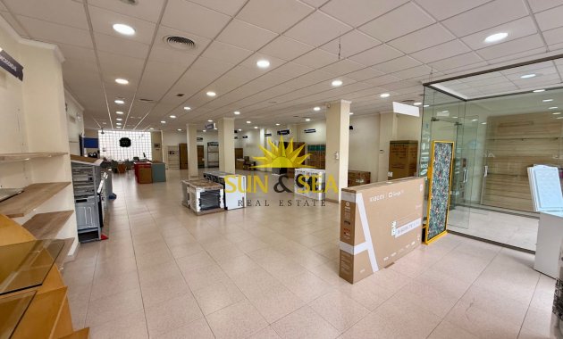 Location à long terme - Commercial - Torrevieja - Centro