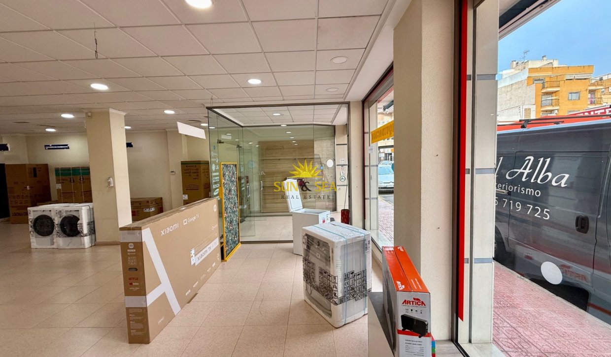 Location à long terme - Commercial - Torrevieja - Centro
