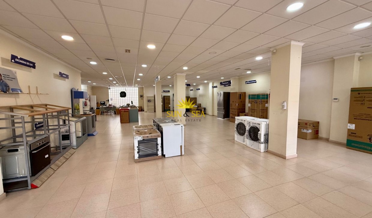 Location à long terme - Commercial - Torrevieja - Centro