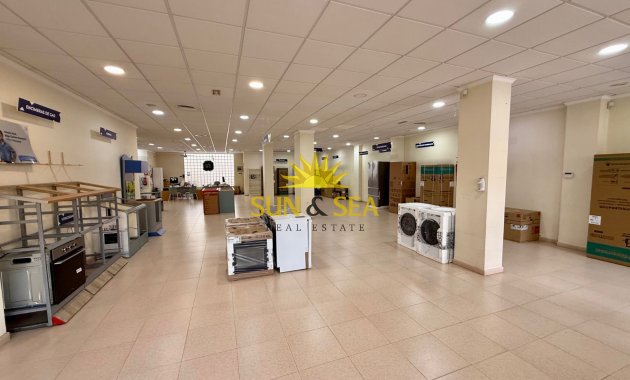 Location à long terme - Commercial - Torrevieja - Centro
