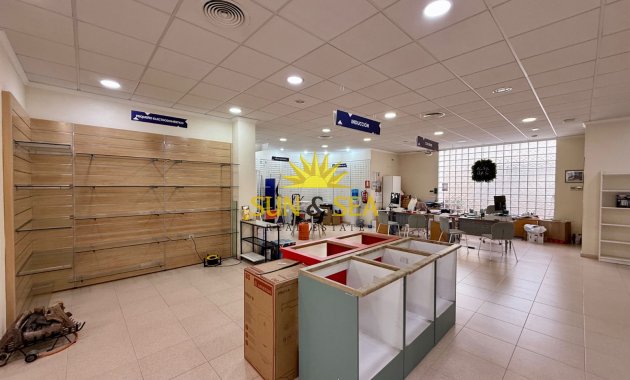 Location à long terme - Commercial - Torrevieja - Centro