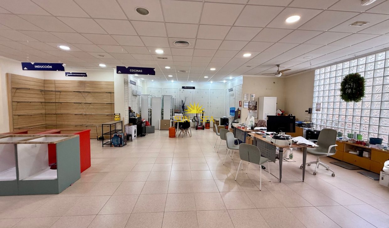 Location à long terme - Commercial - Torrevieja - Centro