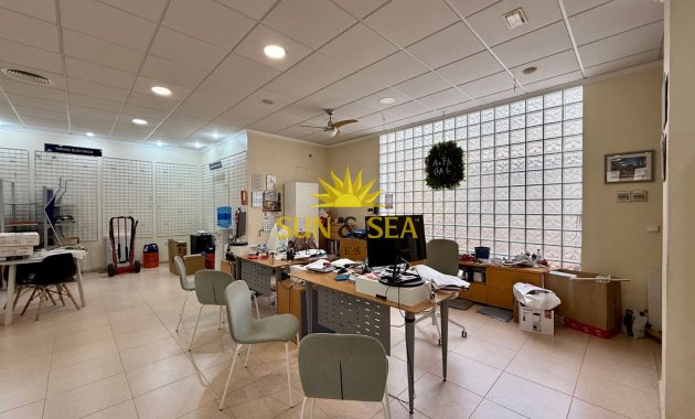 Location à long terme - Commercial - Torrevieja - Centro