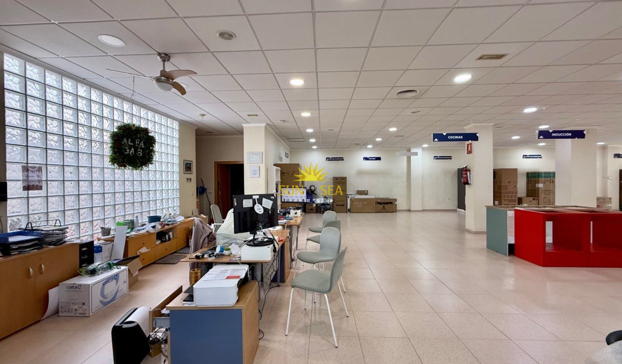 Location à long terme - Commercial - Torrevieja - Centro