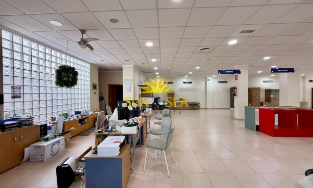 Location à long terme - Commercial - Torrevieja - Centro