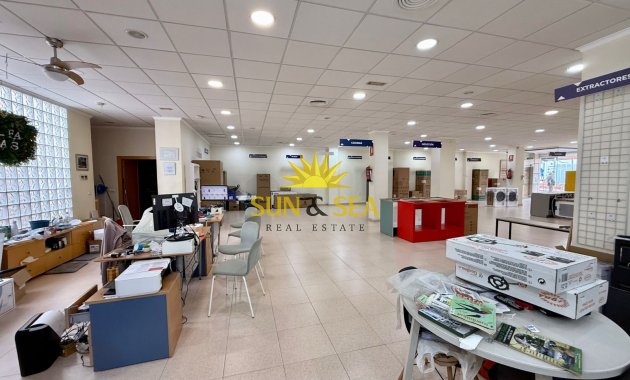 Location à long terme - Commercial - Torrevieja - Centro