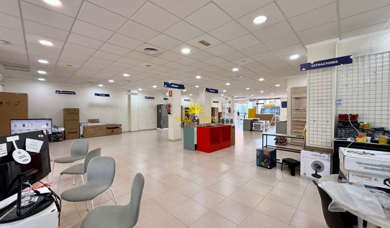 Location à long terme - Commercial - Torrevieja - Centro