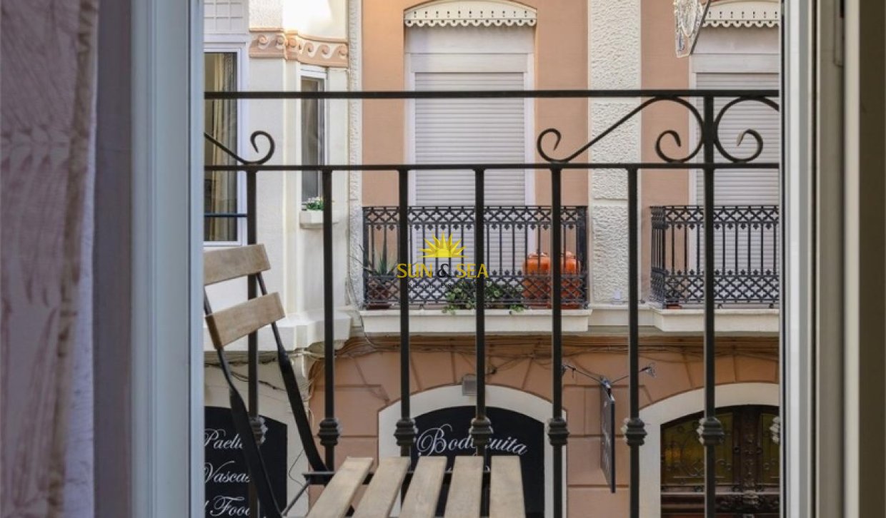 Long Term Rental - Apartment - Alicante - Centro