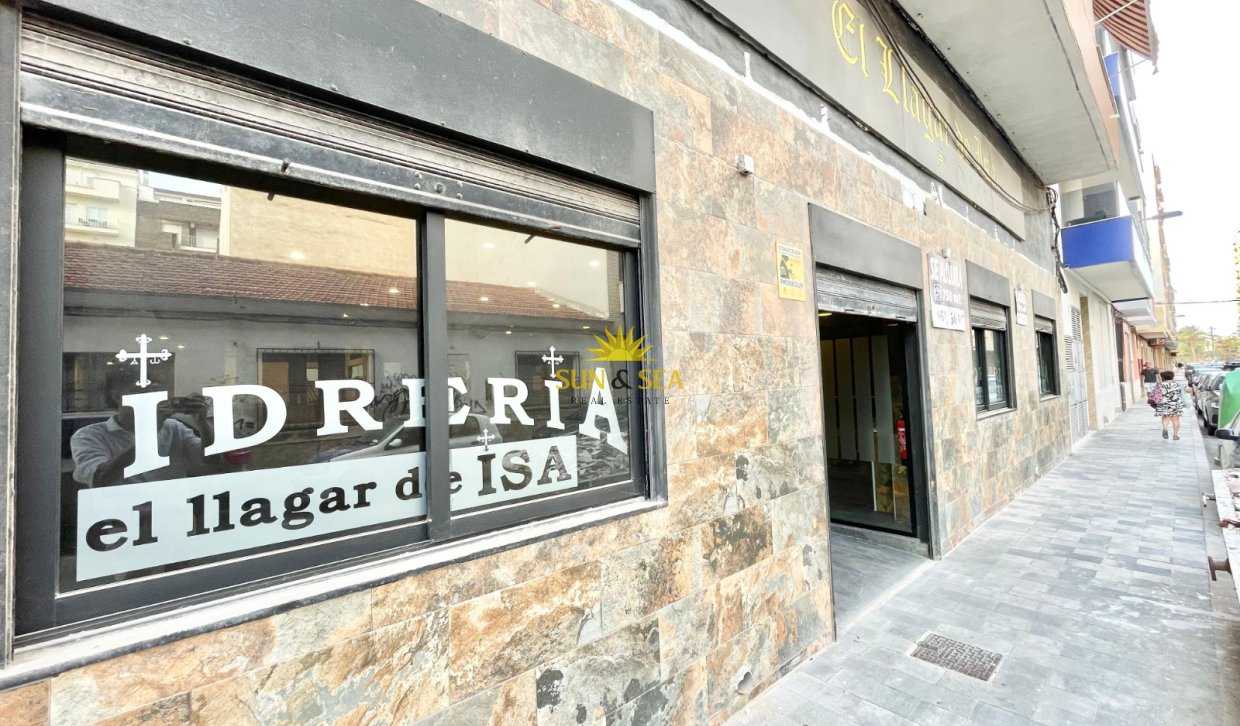 Resale - Commercial - Torrevieja - Playa del Cura