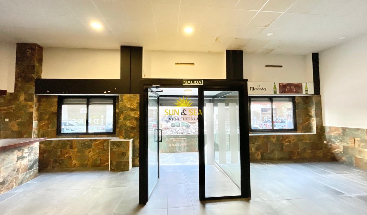 Resale - Commercial - Torrevieja - Playa del Cura