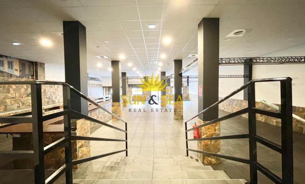 Resale - Commercial - Torrevieja - Playa del Cura