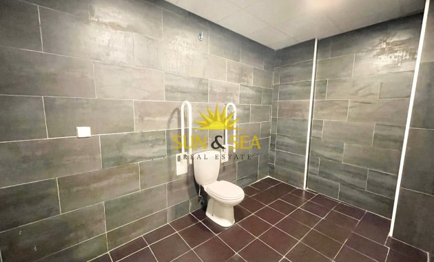 Resale - Commercial - Torrevieja - Playa del Cura