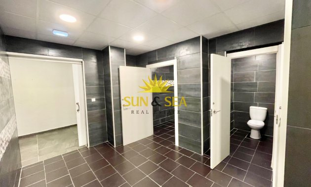 Resale - Commercial - Torrevieja - Playa del Cura