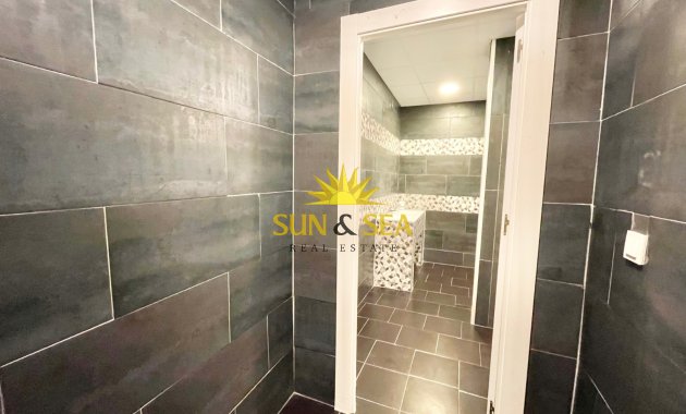 Resale - Commercial - Torrevieja - Playa del Cura