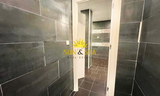 Resale - Commercial - Torrevieja - Playa del Cura