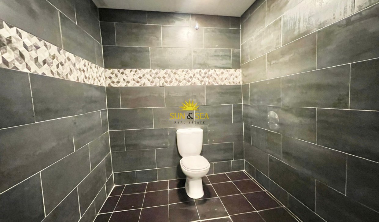 Resale - Commercial - Torrevieja - Playa del Cura