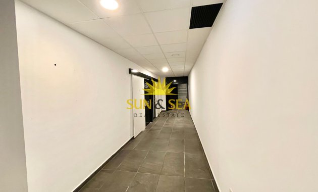 Resale - Commercial - Torrevieja - Playa del Cura