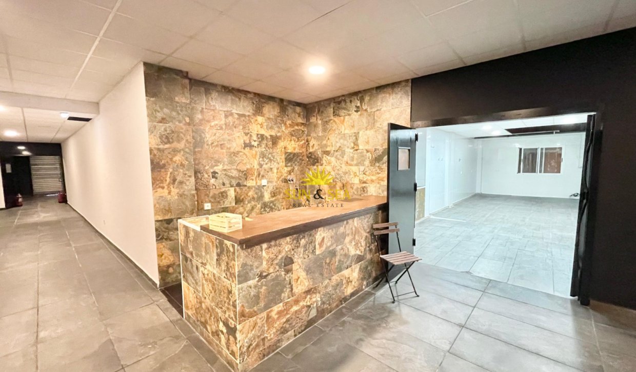Resale - Commercial - Torrevieja - Playa del Cura