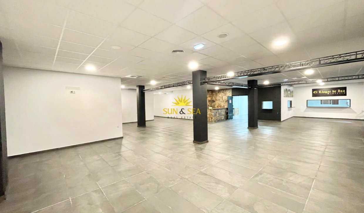 Resale - Commercial - Torrevieja - Playa del Cura