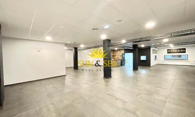 Resale - Commercial - Torrevieja - Playa del Cura