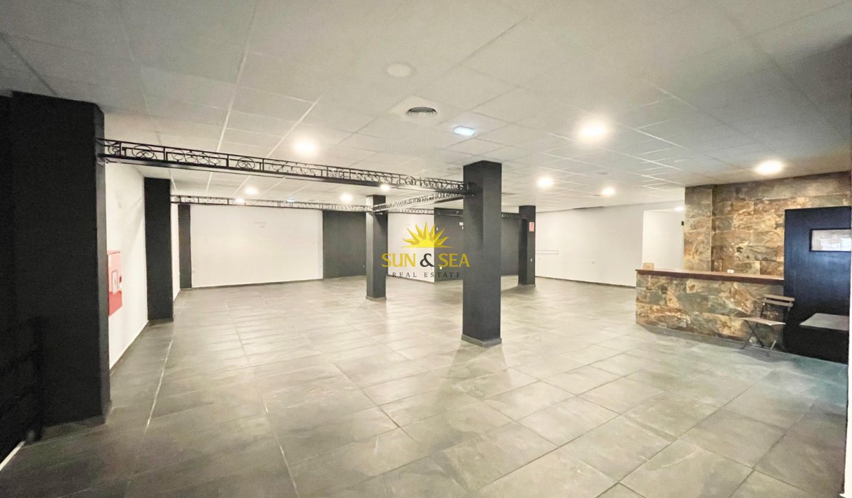 Resale - Commercial - Torrevieja - Playa del Cura