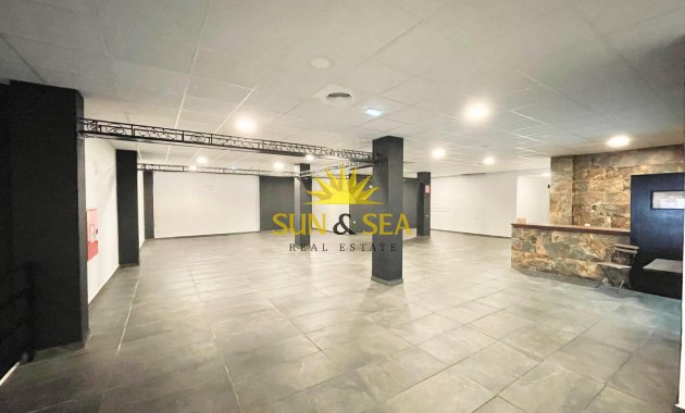 Resale - Commercial - Torrevieja - Playa del Cura