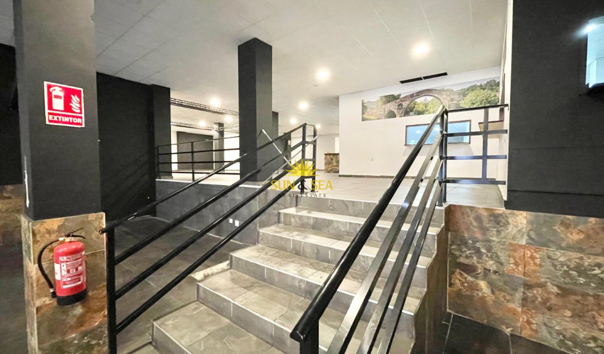 Resale - Commercial - Torrevieja - Playa del Cura