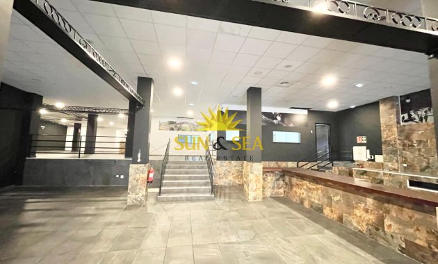 Resale - Commercial - Torrevieja - Playa del Cura