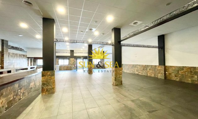 Resale - Commercial - Torrevieja - Playa del Cura
