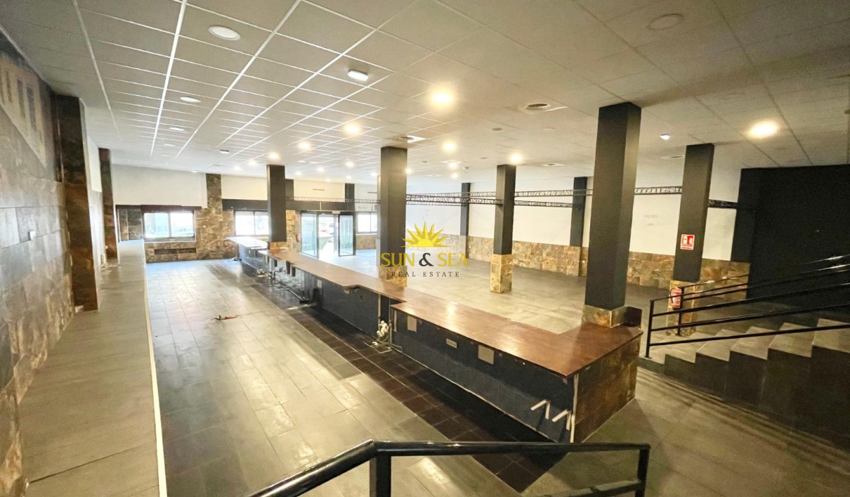Resale - Commercial - Torrevieja - Playa del Cura