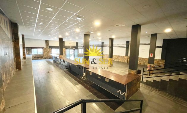 Resale - Commercial - Torrevieja - Playa del Cura