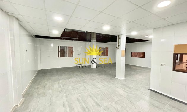 Resale - Commercial - Torrevieja - Playa del Cura