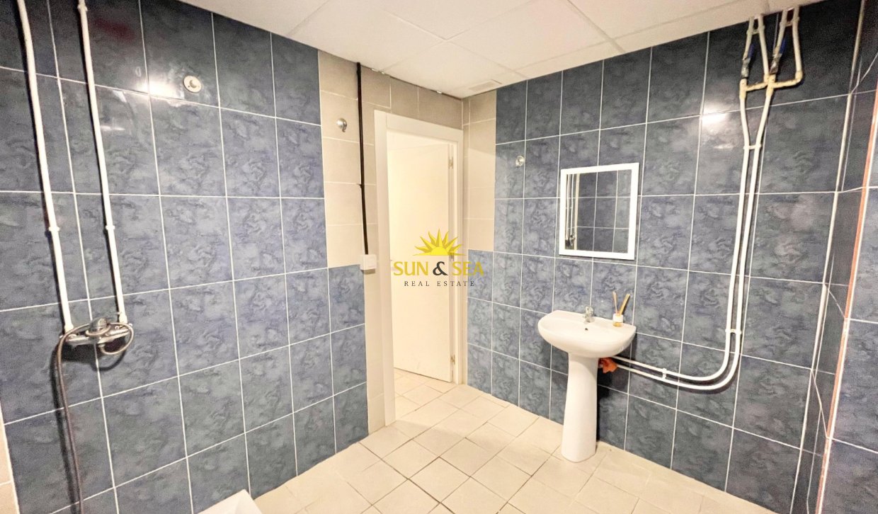 Resale - Commercial - Torrevieja - Playa del Cura