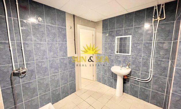 Resale - Commercial - Torrevieja - Playa del Cura