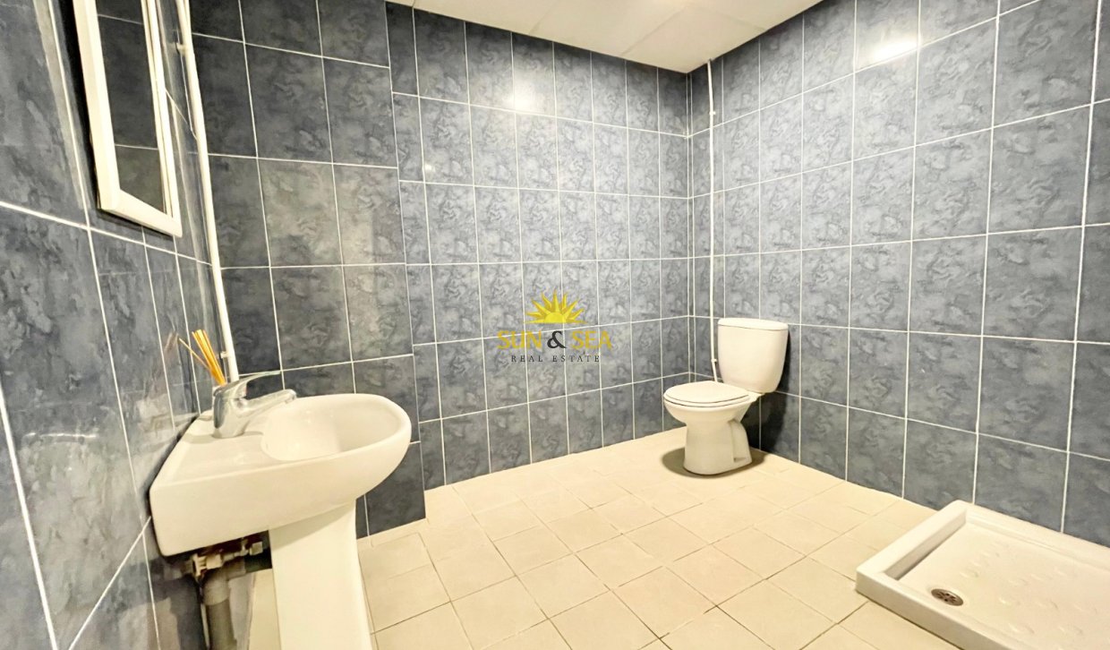 Resale - Commercial - Torrevieja - Playa del Cura