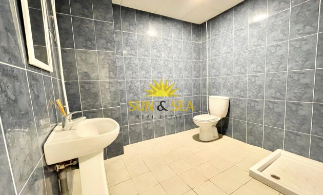 Resale - Commercial - Torrevieja - Playa del Cura