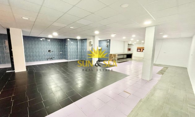 Resale - Commercial - Torrevieja - Playa del Cura