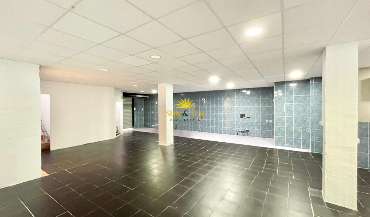 Resale - Commercial - Torrevieja - Playa del Cura