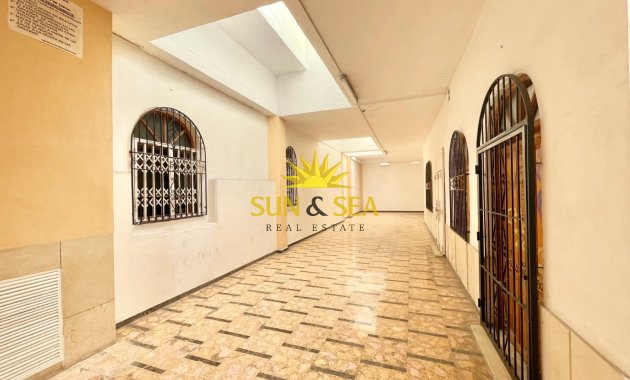 Long Term Rental - Commercial - Torrevieja - Curva del Palangre