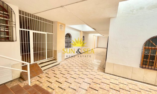 Long Term Rental - Commercial - Torrevieja - Curva del Palangre