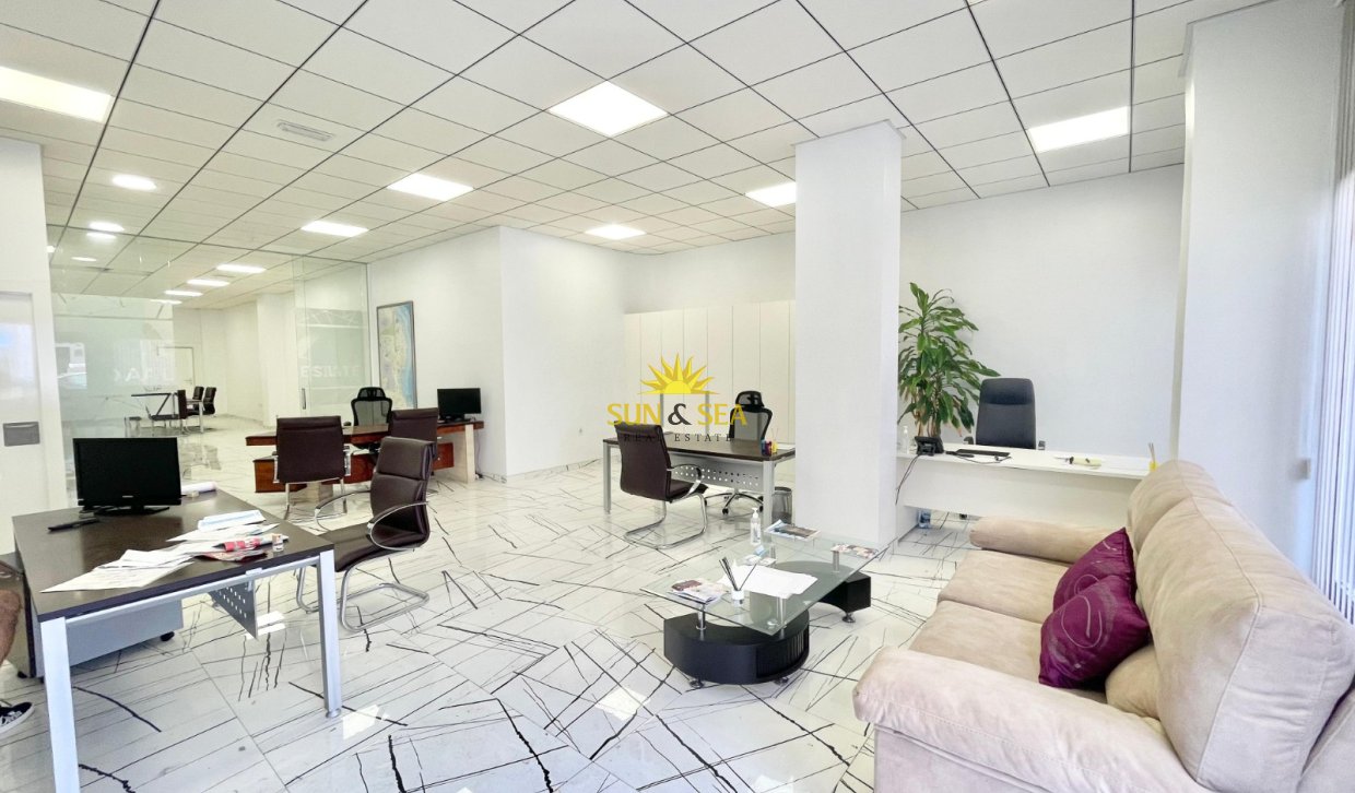 Long Term Rental - Commercial - Torrevieja - Curva del Palangre