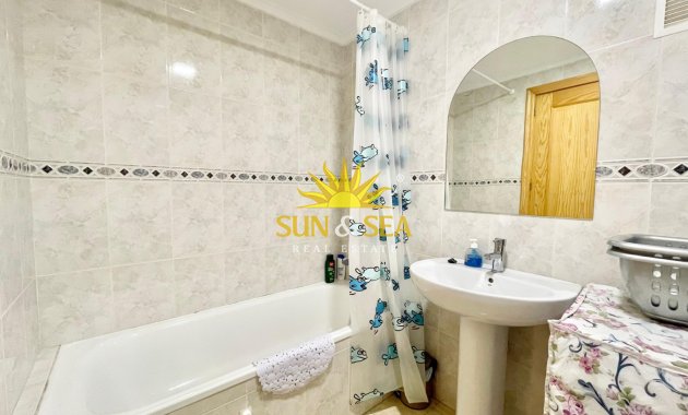 Alquiler a largo plazo - Apartamento - Torrevieja - Centro