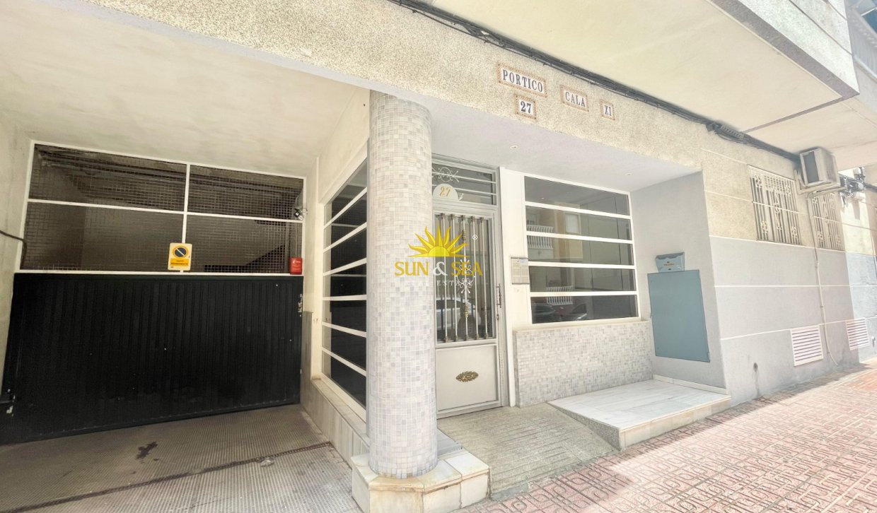 Alquiler a largo plazo - Apartamento - Torrevieja - Centro