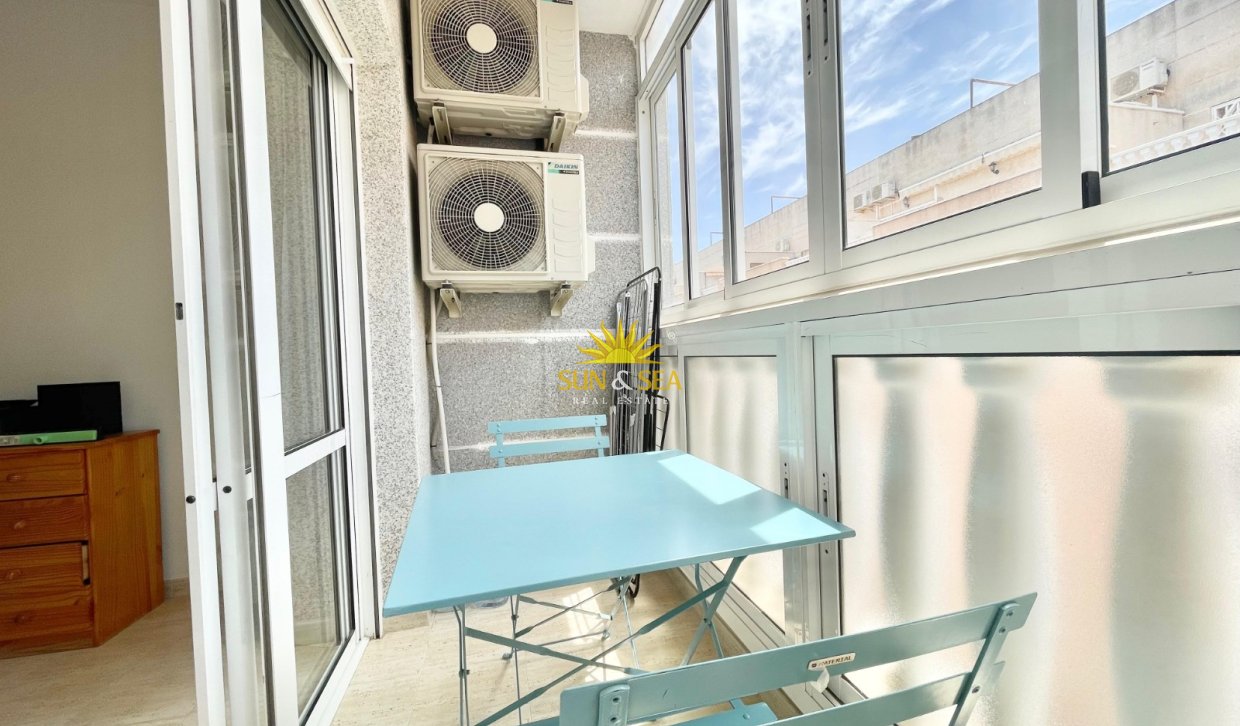 Alquiler a largo plazo - Apartamento - Torrevieja - Centro